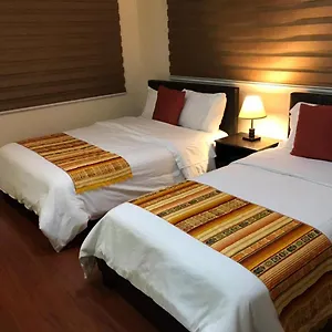  Homestay Hortensia's Casa De Huespedes