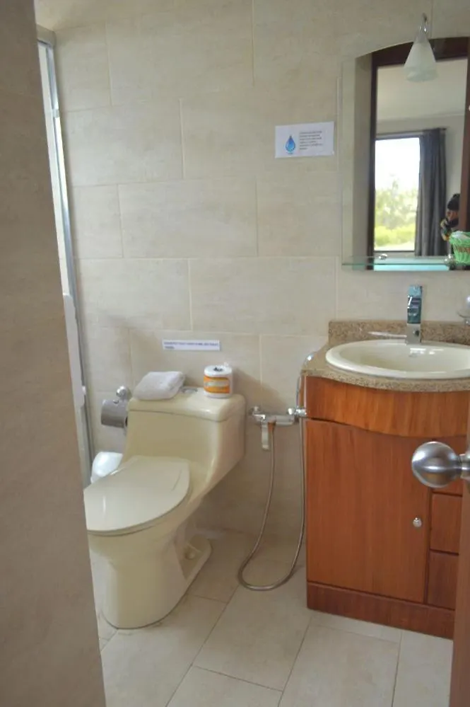 Quito Airport Suites Hotel Tababela 2*,